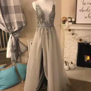 Elegant Silver Beaded V-Neck Prom Dress